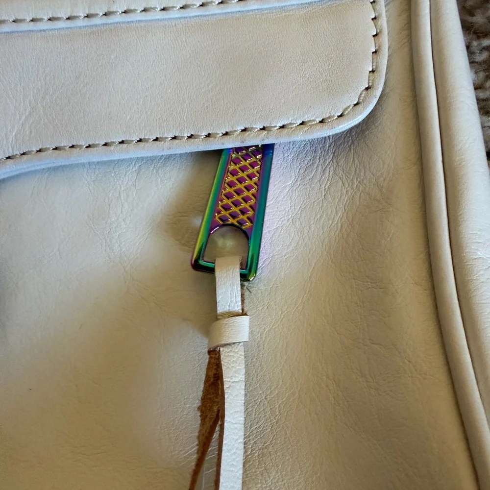 Iridescent White Mini Mac Rebecca Minkoff - Picture 6 of 11